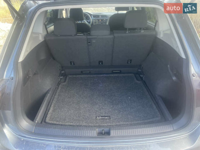 Сірий Фольксваген Тігуан, об'ємом двигуна 2 л та пробігом 104 тис. км за 14200 $, фото 9 на Automoto.ua