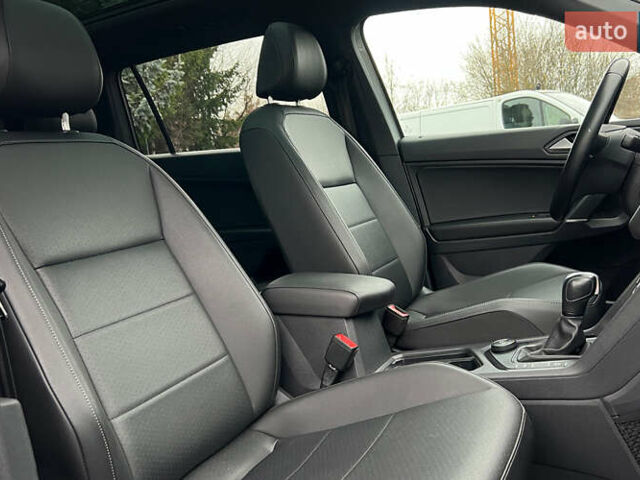 Серый Фольксваген Тигуан, объемом двигателя 1.98 л и пробегом 101 тыс. км за 23900 $, фото 21 на Automoto.ua