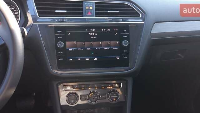 Сірий Фольксваген Тігуан, об'ємом двигуна 1.98 л та пробігом 210 тис. км за 17000 $, фото 6 на Automoto.ua