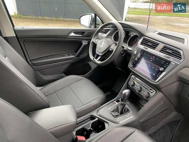 Серый Фольксваген Тигуан, объемом двигателя 2 л и пробегом 148 тыс. км за 19850 $, фото 34 на Automoto.ua