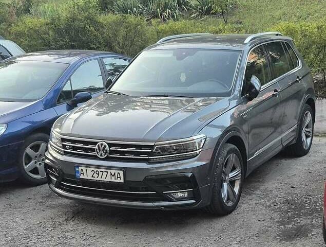 Серый Фольксваген Тигуан, объемом двигателя 1.97 л и пробегом 90 тыс. км за 32000 $, фото 4 на Automoto.ua