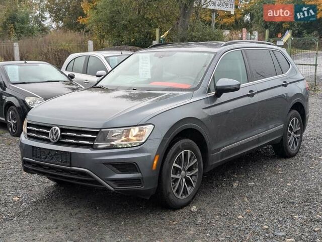 Серый Фольксваген Тигуан, объемом двигателя 1.98 л и пробегом 105 тыс. км за 17950 $, фото 2 на Automoto.ua