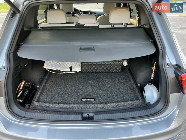 Сірий Фольксваген Тігуан, об'ємом двигуна 1.98 л та пробігом 118 тис. км за 28000 $, фото 79 на Automoto.ua