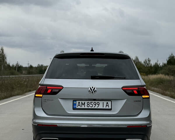 Серый Фольксваген Тигуан, объемом двигателя 1.98 л и пробегом 147 тыс. км за 22500 $, фото 3 на Automoto.ua