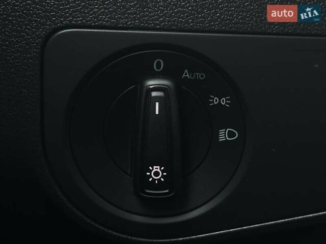 Серый Фольксваген Тигуан, объемом двигателя 2 л и пробегом 130 тыс. км за 19750 $, фото 29 на Automoto.ua