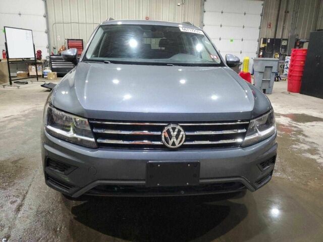 Сірий Фольксваген Тігуан, об'ємом двигуна 2 л та пробігом 76 тис. км за 4500 $, фото 4 на Automoto.ua