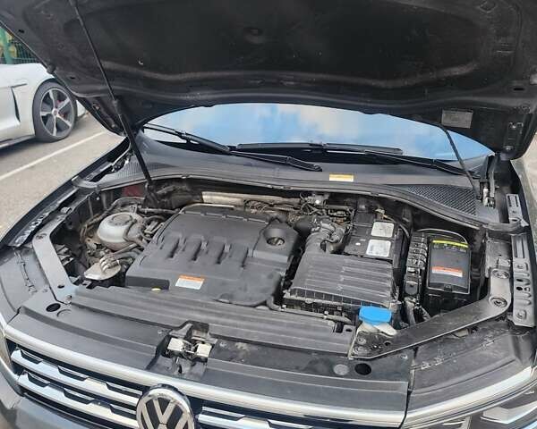 Фольксваген Тігуан 2020 у Києві на Automoto.ua Сірий Фольксваген Тігуан, об'ємом двигуна 1.98 л та пробігом 119 тис. км за 26700 $, фото 44 на Automoto.ua