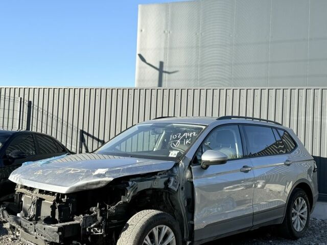 Сірий Фольксваген Тігуан, об'ємом двигуна 2 л та пробігом 84 тис. км за 15500 $, фото 4 на Automoto.ua