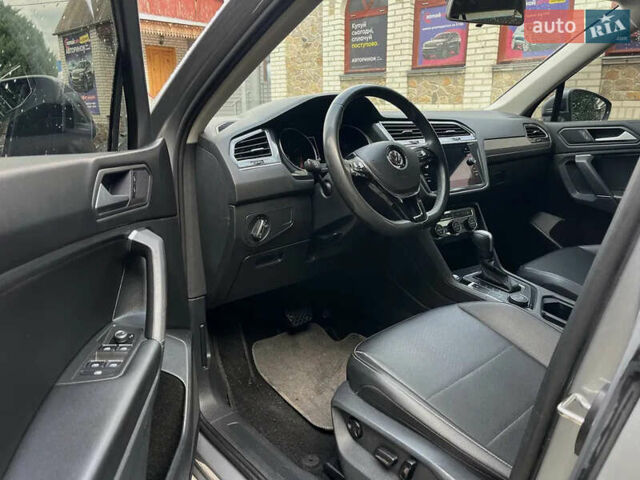 Серый Фольксваген Тигуан, объемом двигателя 1.98 л и пробегом 225 тыс. км за 17800 $, фото 9 на Automoto.ua