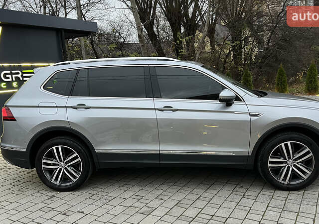 Серый Фольксваген Тигуан, объемом двигателя 2 л и пробегом 75 тыс. км за 29999 $, фото 6 на Automoto.ua