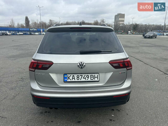 Серый Фольксваген Тигуан, объемом двигателя 1.97 л и пробегом 110 тыс. км за 24999 $, фото 63 на Automoto.ua