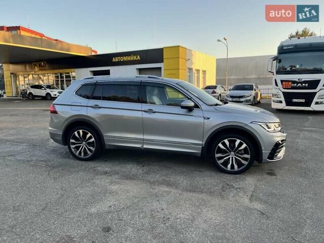 Сірий Фольксваген Тігуан, об'ємом двигуна 1.98 л та пробігом 118 тис. км за 28000 $, фото 43 на Automoto.ua