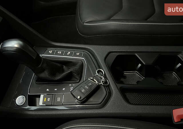 Серый Фольксваген Тигуан, объемом двигателя 2 л и пробегом 75 тыс. км за 29999 $, фото 17 на Automoto.ua