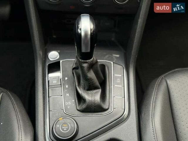 Сірий Фольксваген Тігуан, об'ємом двигуна 1.98 л та пробігом 173 тис. км за 16999 $, фото 73 на Automoto.ua