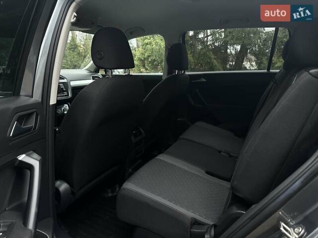 Серый Фольксваген Тигуан, объемом двигателя 2 л и пробегом 130 тыс. км за 19750 $, фото 31 на Automoto.ua