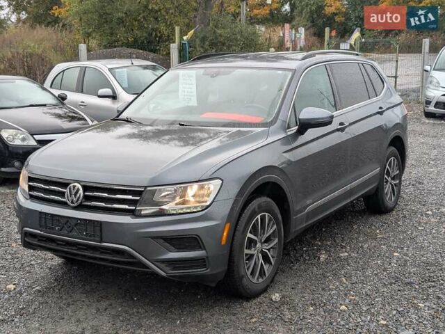 Серый Фольксваген Тигуан, объемом двигателя 1.98 л и пробегом 105 тыс. км за 17950 $, фото 1 на Automoto.ua
