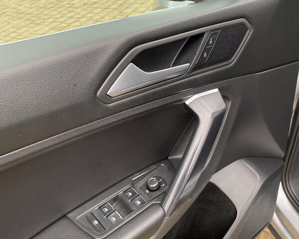 Серый Фольксваген Тигуан, объемом двигателя 2 л и пробегом 148 тыс. км за 19850 $, фото 27 на Automoto.ua