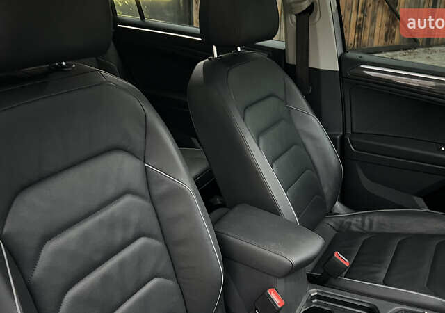 Серый Фольксваген Тигуан, объемом двигателя 2 л и пробегом 75 тыс. км за 29999 $, фото 48 на Automoto.ua