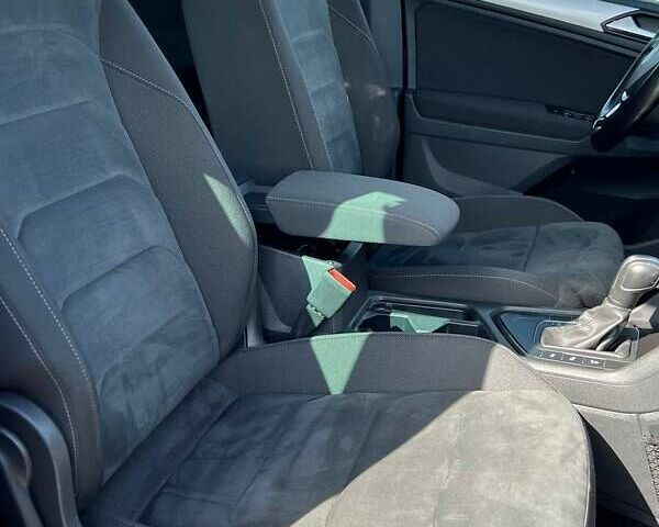 Сірий Фольксваген Тігуан, об'ємом двигуна 1.98 л та пробігом 231 тис. км за 22500 $, фото 33 на Automoto.ua