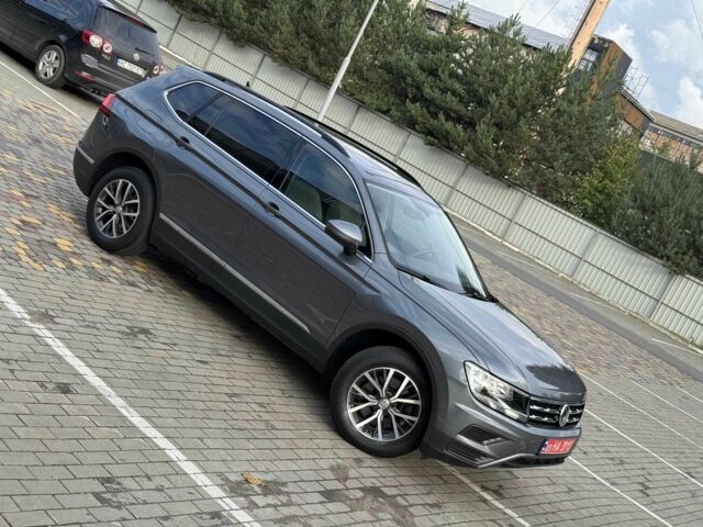 Серый Фольксваген Тигуан, объемом двигателя 2 л и пробегом 107 тыс. км за 19599 $, фото 12 на Automoto.ua