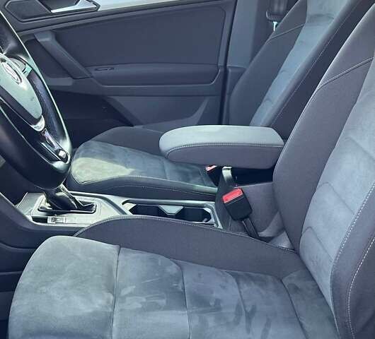 Сірий Фольксваген Тігуан, об'ємом двигуна 1.98 л та пробігом 231 тис. км за 22500 $, фото 35 на Automoto.ua