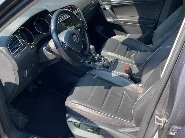 Сірий Фольксваген Тігуан, об'ємом двигуна 2 л та пробігом 33 тис. км за 18000 $, фото 7 на Automoto.ua