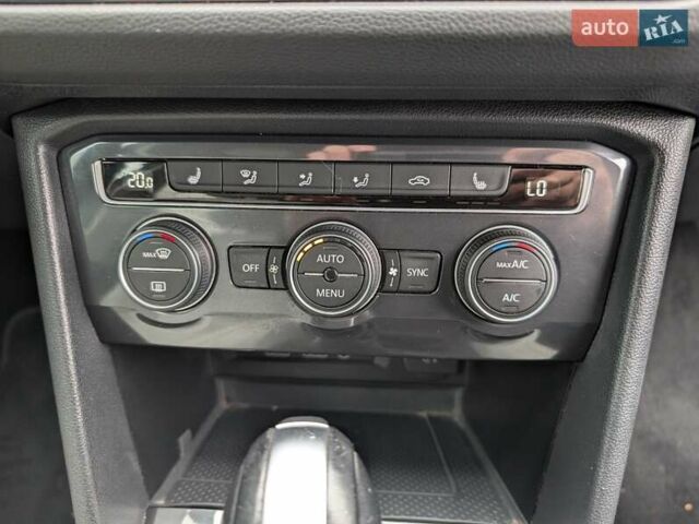 Серый Фольксваген Тигуан, объемом двигателя 1.98 л и пробегом 105 тыс. км за 17950 $, фото 49 на Automoto.ua