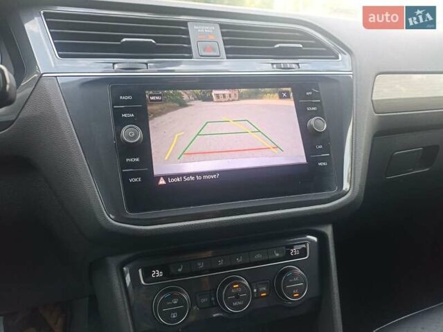 Серый Фольксваген Тигуан, объемом двигателя 1.98 л и пробегом 159 тыс. км за 19900 $, фото 21 на Automoto.ua