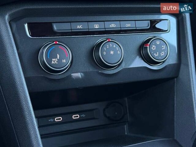 Серый Фольксваген Тигуан, объемом двигателя 2 л и пробегом 53 тыс. км за 18900 $, фото 24 на Automoto.ua