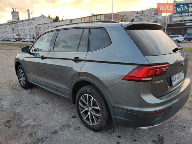 Серый Фольксваген Тигуан, объемом двигателя 1.98 л и пробегом 140 тыс. км за 17600 $, фото 3 на Automoto.ua