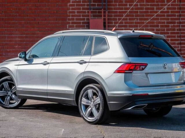 Сірий Фольксваген Тігуан, об'ємом двигуна 2 л та пробігом 46 тис. км за 9000 $, фото 4 на Automoto.ua