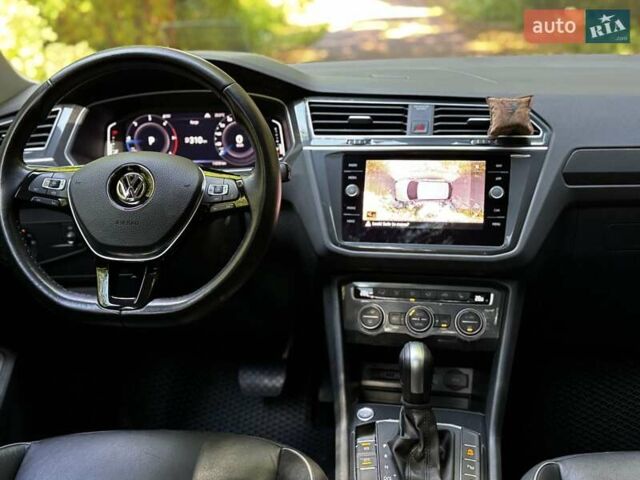Серый Фольксваген Тигуан, объемом двигателя 1.98 л и пробегом 103 тыс. км за 31000 $, фото 3 на Automoto.ua