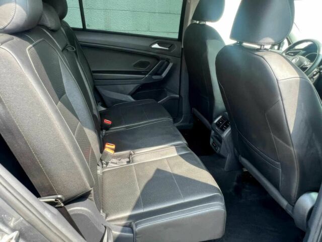 Серый Фольксваген Тигуан, объемом двигателя 2 л и пробегом 40 тыс. км за 8900 $, фото 10 на Automoto.ua