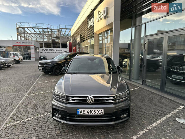 Серый Фольксваген Тигуан, объемом двигателя 1.97 л и пробегом 153 тыс. км за 27990 $, фото 4 на Automoto.ua