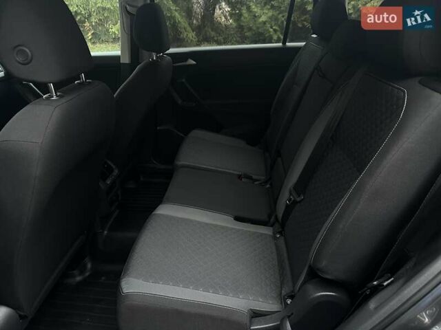 Серый Фольксваген Тигуан, объемом двигателя 2 л и пробегом 130 тыс. км за 19750 $, фото 33 на Automoto.ua