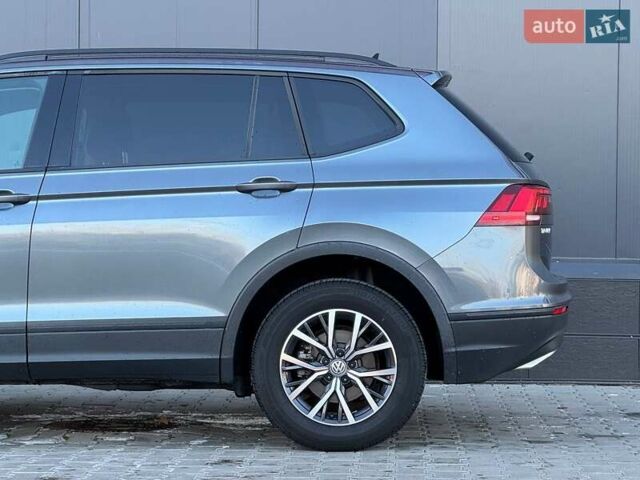 Серый Фольксваген Тигуан, объемом двигателя 2 л и пробегом 53 тыс. км за 18900 $, фото 7 на Automoto.ua