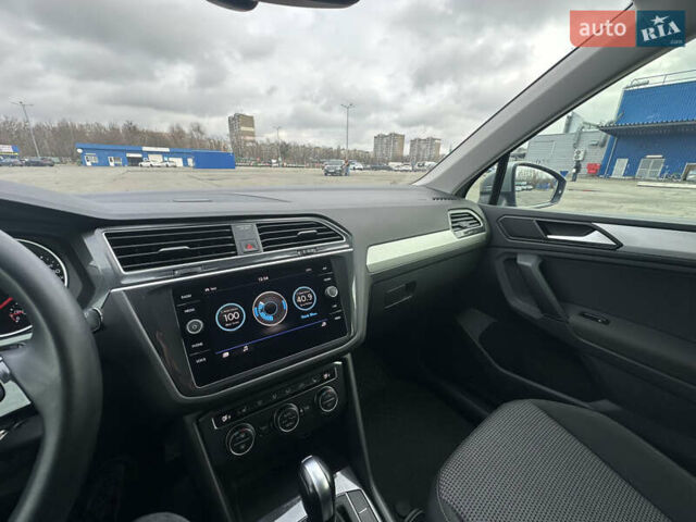 Серый Фольксваген Тигуан, объемом двигателя 1.97 л и пробегом 110 тыс. км за 24999 $, фото 111 на Automoto.ua