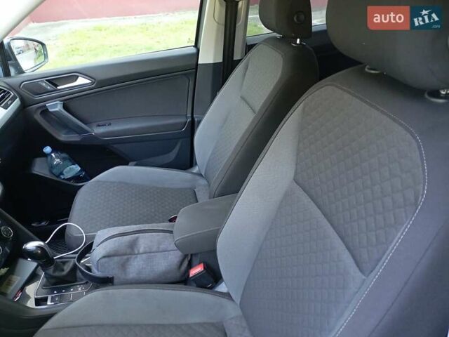 Сірий Фольксваген Тігуан, об'ємом двигуна 1.98 л та пробігом 86 тис. км за 17999 $, фото 24 на Automoto.ua