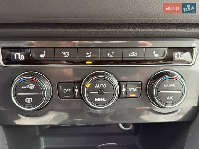 Сірий Фольксваген Тігуан, об'ємом двигуна 2 л та пробігом 212 тис. км за 16900 $, фото 39 на Automoto.ua