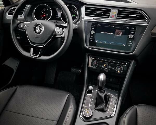 Серый Фольксваген Тигуан, объемом двигателя 2 л и пробегом 122 тыс. км за 20500 $, фото 15 на Automoto.ua