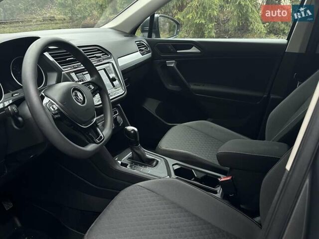 Серый Фольксваген Тигуан, объемом двигателя 2 л и пробегом 130 тыс. км за 19750 $, фото 20 на Automoto.ua