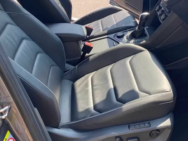 Сірий Фольксваген Тігуан, об'ємом двигуна 2 л та пробігом 33 тис. км за 18000 $, фото 8 на Automoto.ua