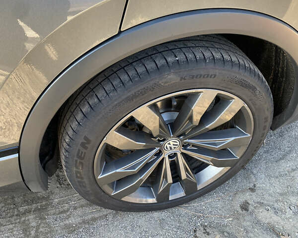 Сірий Фольксваген Тігуан, об'ємом двигуна 1.98 л та пробігом 81 тис. км за 25000 $, фото 18 на Automoto.ua