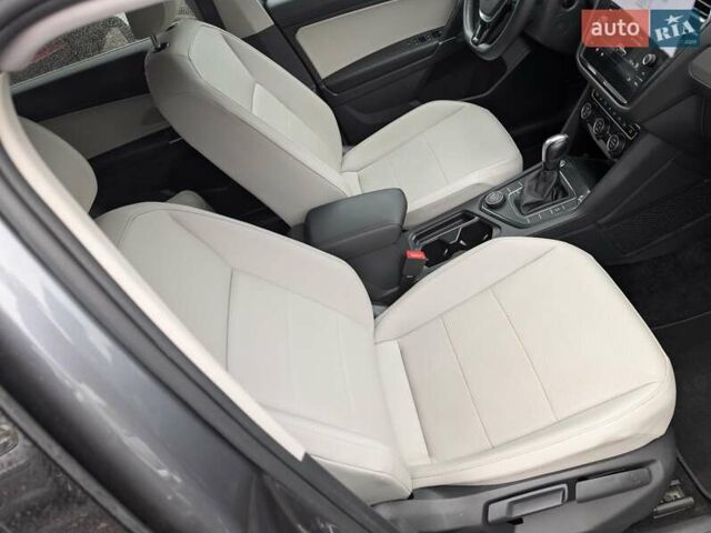 Серый Фольксваген Тигуан, объемом двигателя 1.98 л и пробегом 105 тыс. км за 17950 $, фото 43 на Automoto.ua