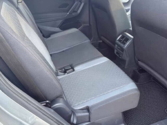 Сірий Фольксваген Тігуан, об'ємом двигуна 2 л та пробігом 34 тис. км за 12000 $, фото 9 на Automoto.ua