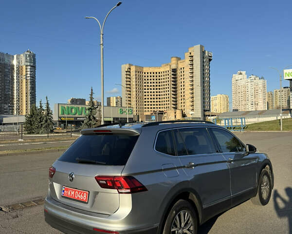 Сірий Фольксваген Тігуан, об'ємом двигуна 1.98 л та пробігом 156 тис. км за 18600 $, фото 17 на Automoto.ua