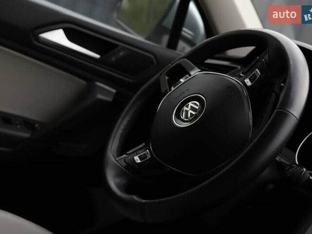 Сірий Фольксваген Тігуан, об'ємом двигуна 1.98 л та пробігом 110 тис. км за 11899 $, фото 23 на Automoto.ua