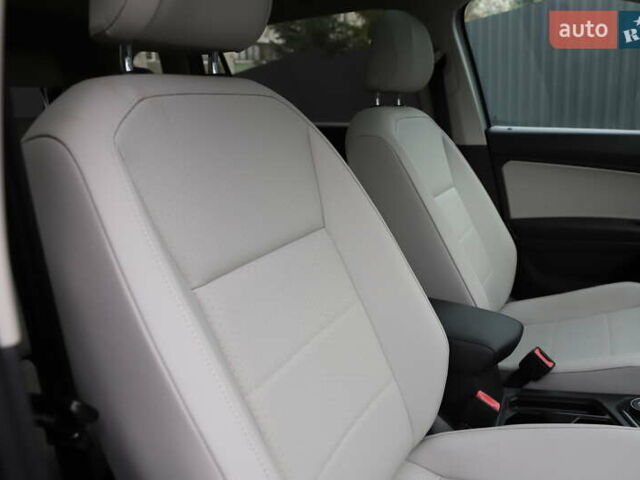 Сірий Фольксваген Тігуан, об'ємом двигуна 1.98 л та пробігом 110 тис. км за 11899 $, фото 16 на Automoto.ua