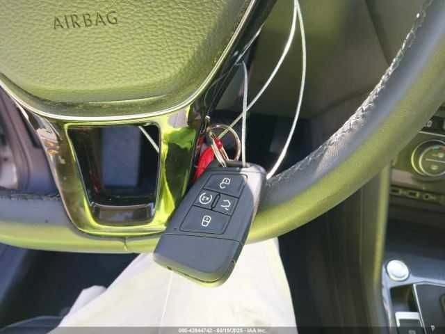 Серый Фольксваген Тигуан, объемом двигателя 2 л и пробегом 42 тыс. км за 5500 $, фото 10 на Automoto.ua