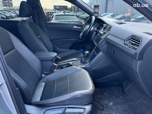 Серый Фольксваген Тигуан, объемом двигателя 2 л и пробегом 135 тыс. км за 23690 $, фото 32 на Automoto.ua